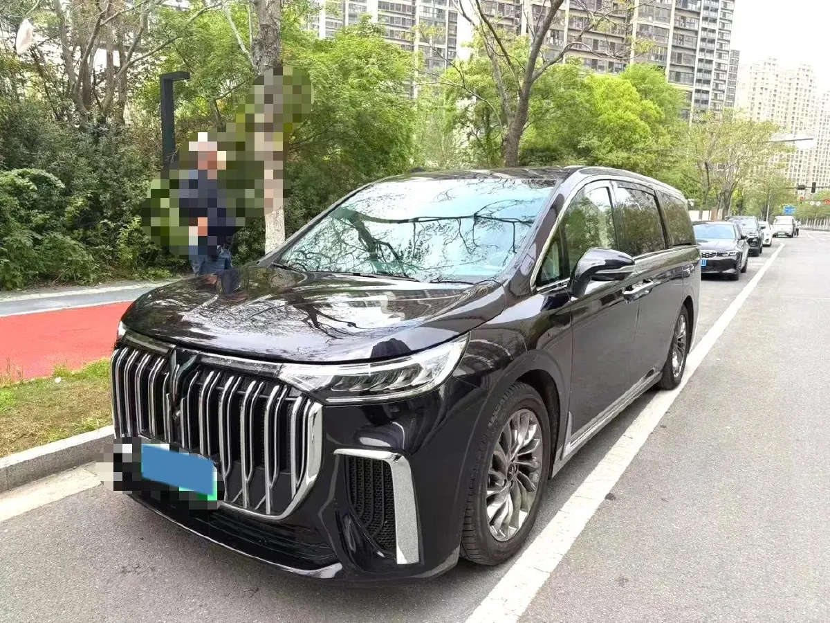 2022 Voyah Dream 1.5T 136HP L4 PHEV 25.57KWH,autocango,china used car exporter,china ev exporter,chinese used car exporter,chinese used ev exporter