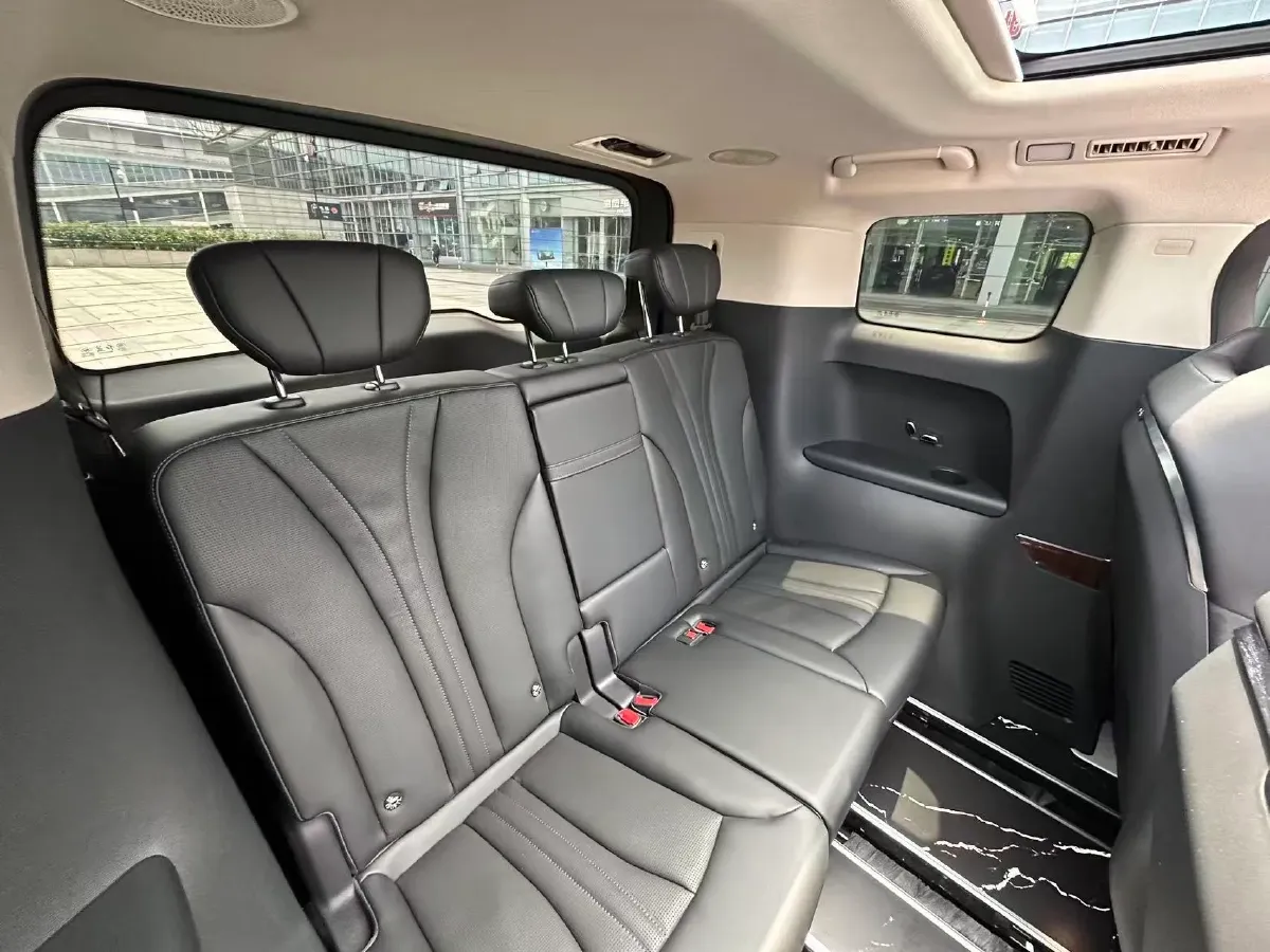 2023 HongQi HQ9 2.0T 252HP L4 8AT,autocango,china used car exporter,china ev exporter,chinese used car exporter,chinese used ev exporter