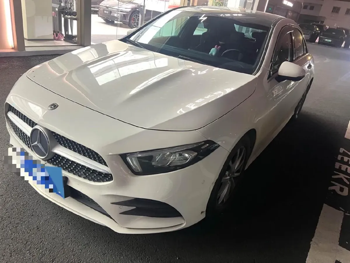 2020 Mercedes-Benz A Class 1.3T 163HP L4 7DCT,autocango,china used car exporter,china ev exporter,chinese used car exporter,chinese used ev exporter