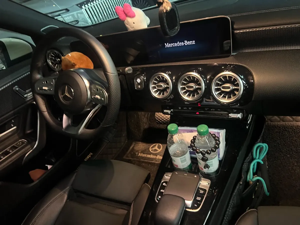 2020 Mercedes-Benz A Class 1.3T 163HP L4 7DCT,autocango,china used car exporter,china ev exporter,chinese used car exporter,chinese used ev exporter