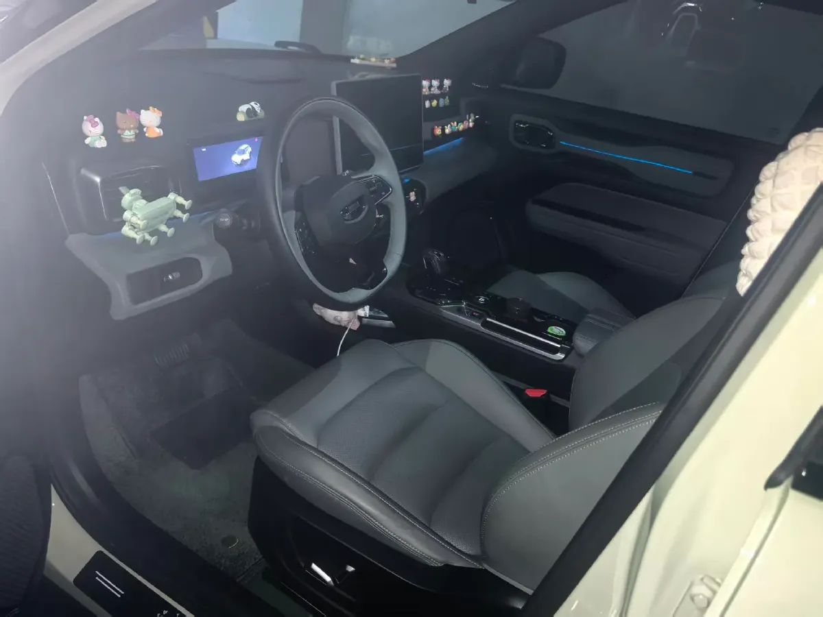 2025 Geely Cowboy 1.5T 181HP L4 7DCT,autocango,china used car exporter,china ev exporter,chinese used car exporter,chinese used ev exporter