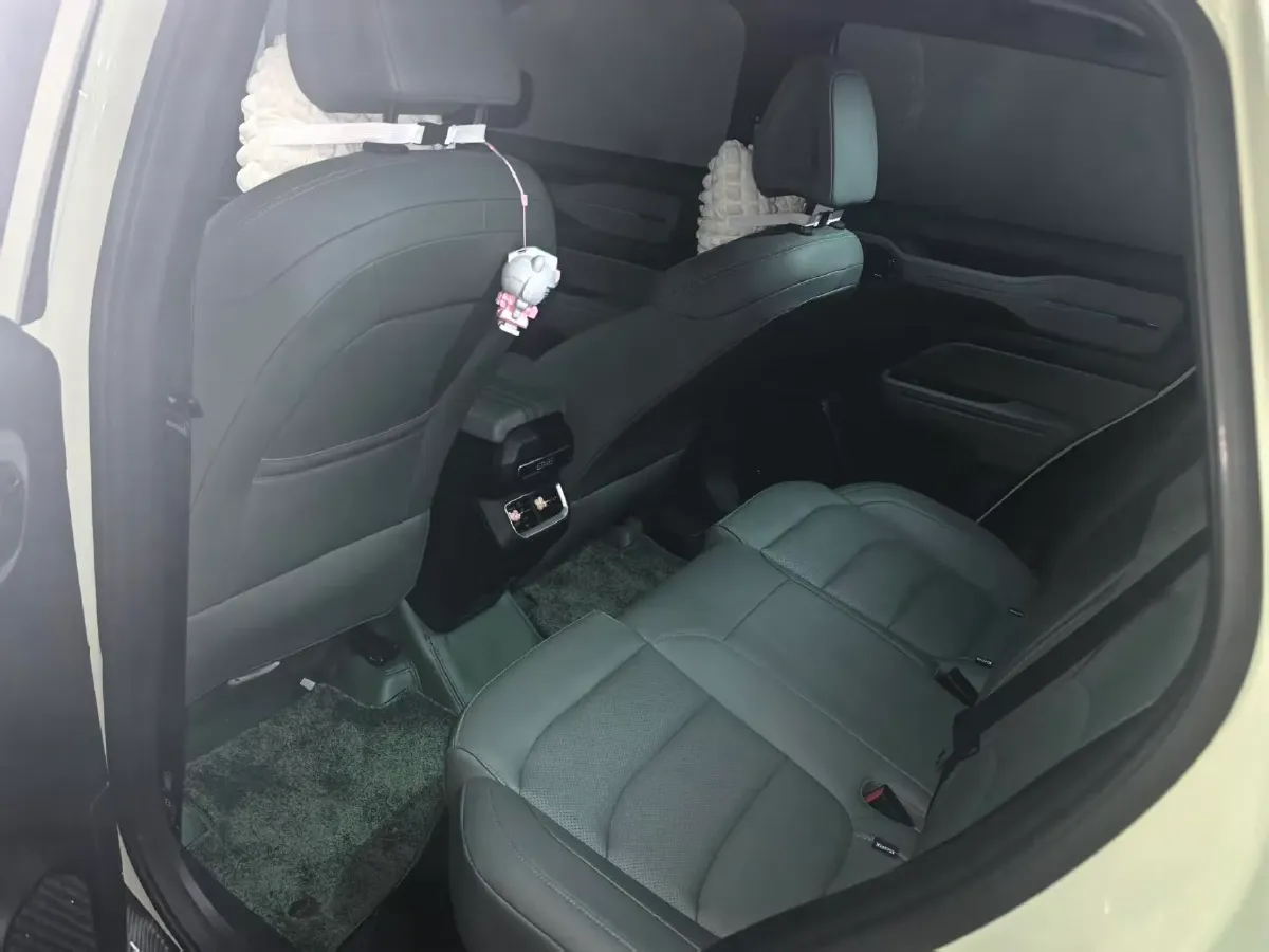 2025 Geely Cowboy 1.5T 181HP L4 7DCT,autocango,china used car exporter,china ev exporter,chinese used car exporter,chinese used ev exporter