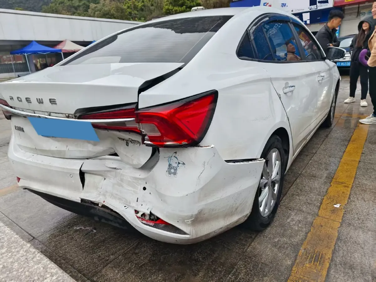 2021 Roewe i5 1.5L 120HP L4 CVT,autocango,china used car exporter,china ev exporter,chinese used car exporter,chinese used ev exporter