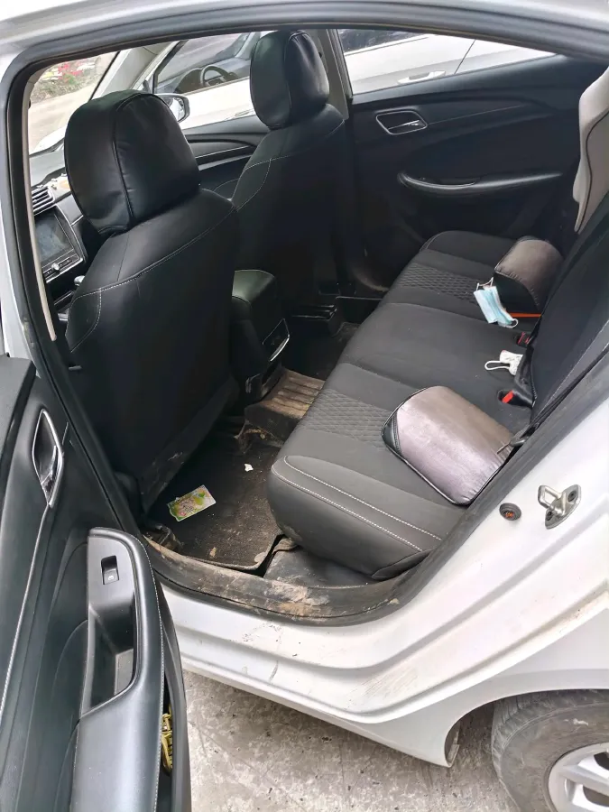 2021 Roewe i5 1.5L 120HP L4 CVT,autocango,china used car exporter,china ev exporter,chinese used car exporter,chinese used ev exporter