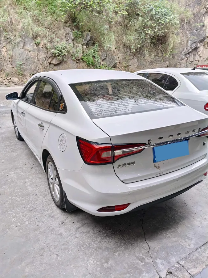 2021 Roewe i5 1.5L 120HP L4 CVT,autocango,china used car exporter,china ev exporter,chinese used car exporter,chinese used ev exporter