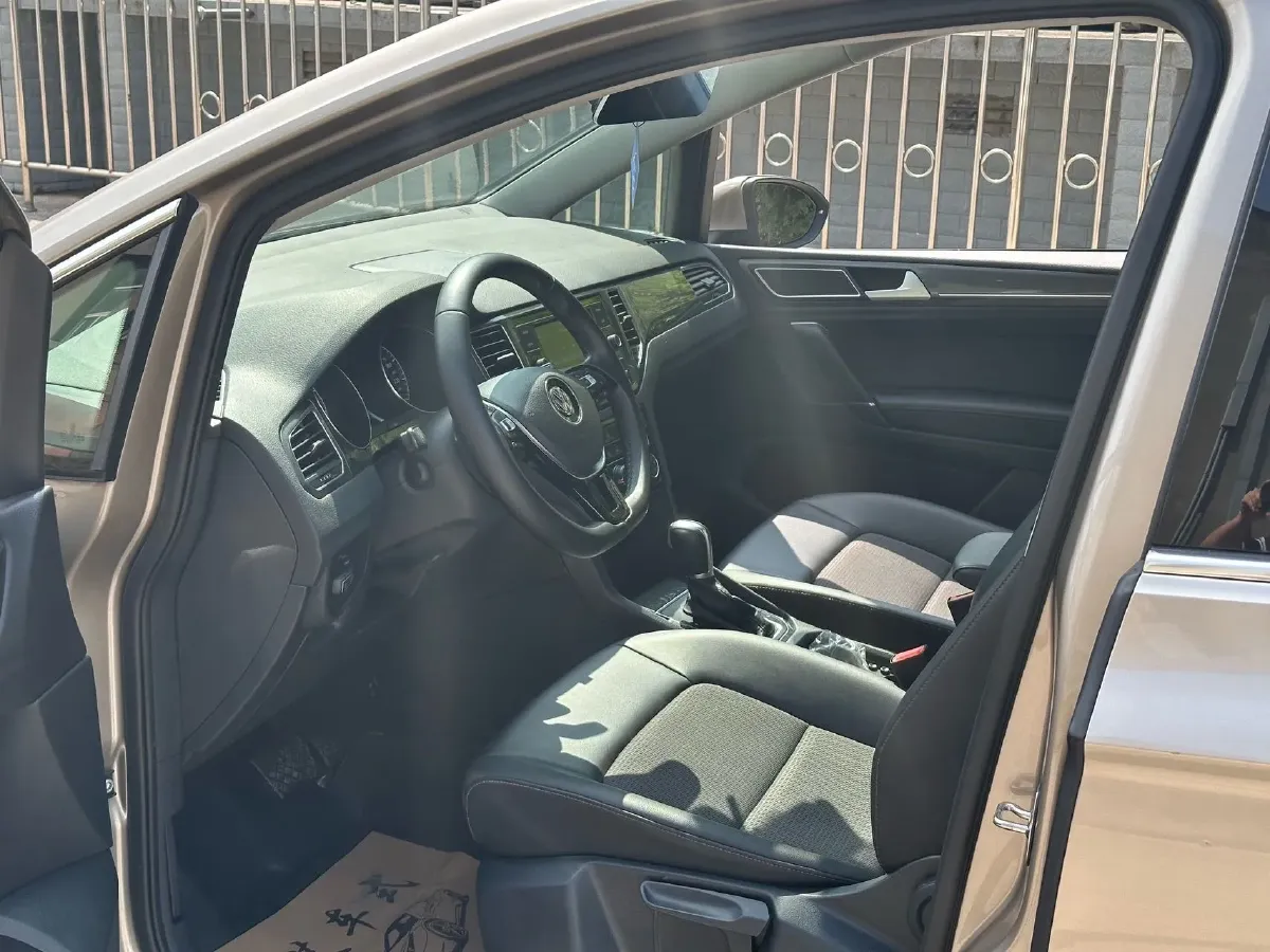 2018 Volkswagen Golf Sportsvan 1.4T 131HP L4 7DCT,autocango,china used car exporter,china ev exporter,chinese used car exporter,chinese used ev exporter