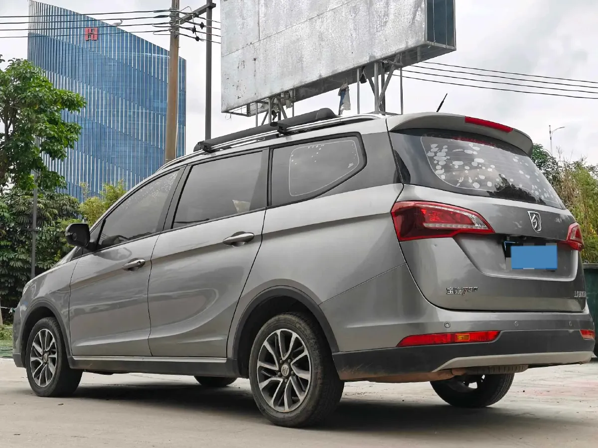 2019 BaoJun 730 1.5L 112HP L4 6MT,autocango,china used car exporter,china ev exporter,chinese used car exporter,chinese used ev exporter