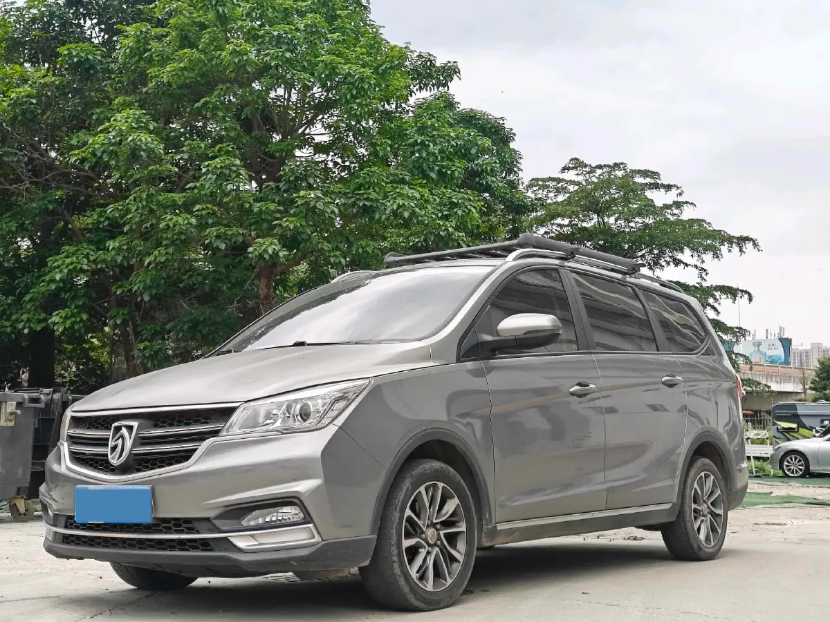 2019 BaoJun 730 1.5L 112HP L4 6MT,autocango,china used car exporter,china ev exporter,chinese used car exporter,chinese used ev exporter