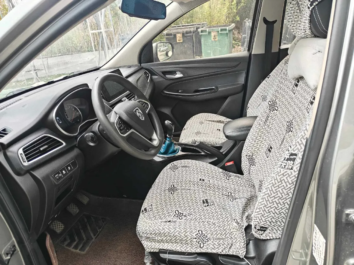 2019 BaoJun 730 1.5L 112HP L4 6MT,autocango,china used car exporter,china ev exporter,chinese used car exporter,chinese used ev exporter