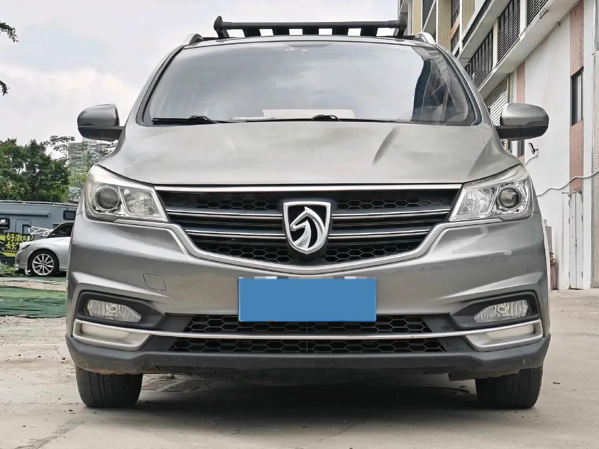 2019 BaoJun 730 1.5L 112HP L4 6MT,autocango,china used car exporter,china ev exporter,chinese used car exporter,chinese used ev exporter