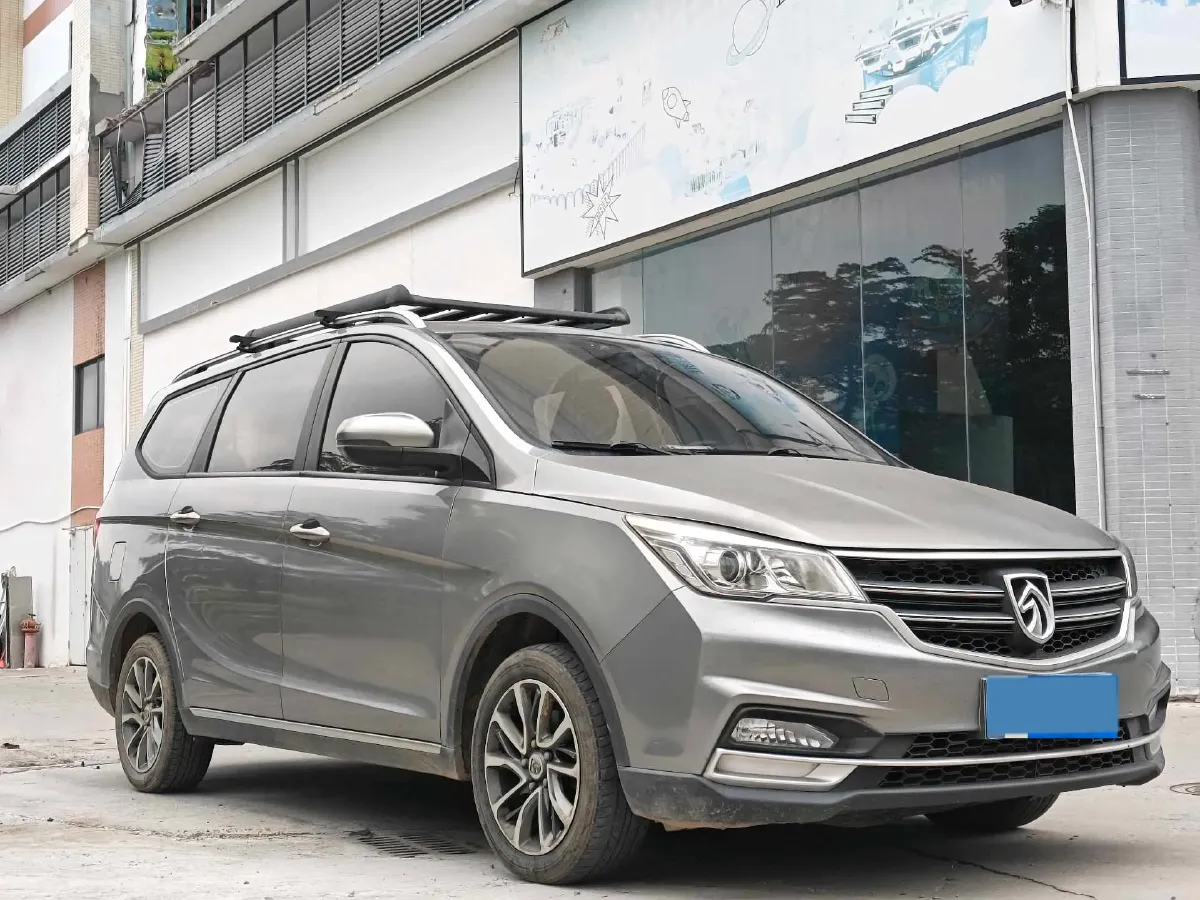 2019 BaoJun 730 1.5L 112HP L4 6MT,autocango,china used car exporter,china ev exporter,chinese used car exporter,chinese used ev exporter