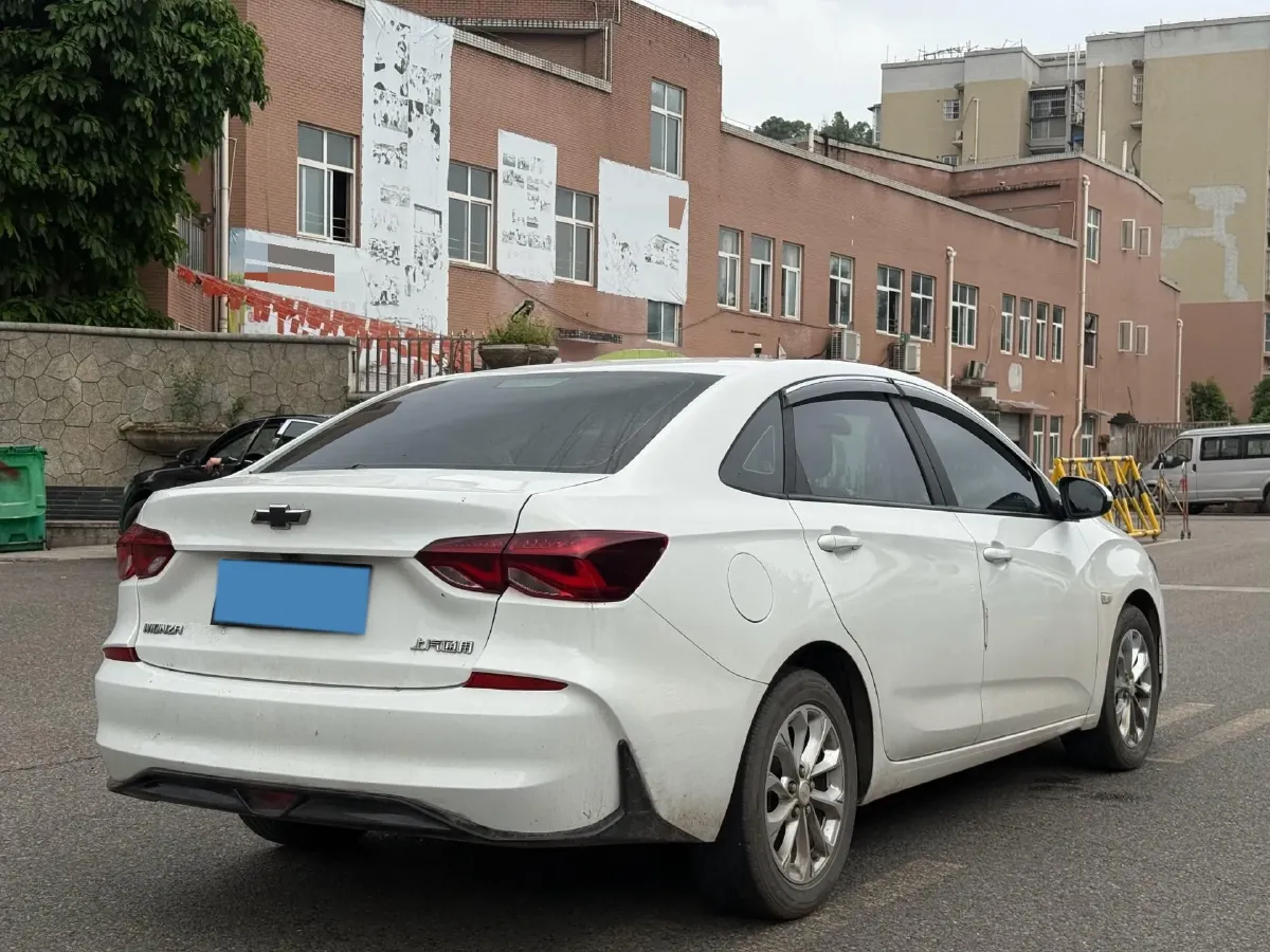 2023 Chevrolet Monza 1.5L 113HP L4 6DCT,autocango,china used car exporter,china ev exporter,chinese used car exporter,chinese used ev exporter
