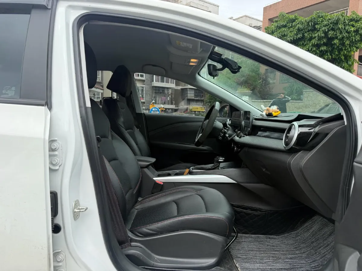 2023 Chevrolet Monza 1.5L 113HP L4 6DCT,autocango,china used car exporter,china ev exporter,chinese used car exporter,chinese used ev exporter