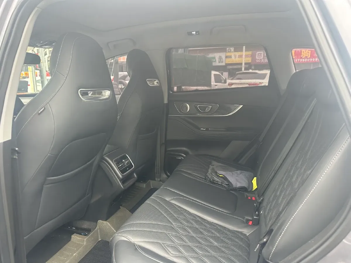 2023 Chery Tiggo 7 Plus 1.6T 197HP L4 7DCT,autocango,china used car exporter,china ev exporter,chinese used car exporter,chinese used ev exporter