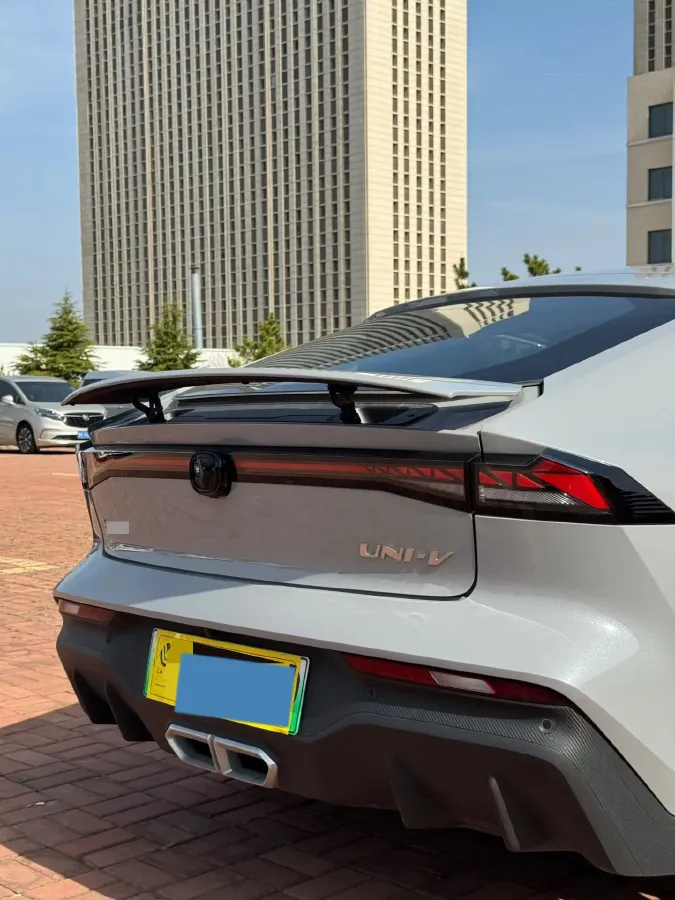 2024 ChangAn UNI-V iDD 1.5L 110HP L4 E-CVT PHEV 18.99KWH,autocango,china used car exporter,china ev exporter,chinese used car exporter,chinese used ev exporter