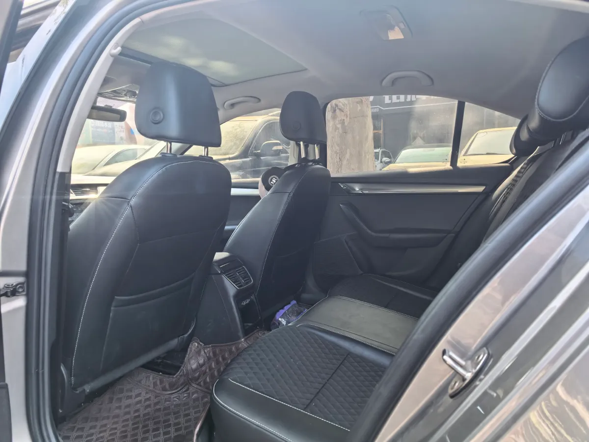 2019 Skoda Octavia 1.5L 116HP L4 6AT,autocango,china used car exporter,china ev exporter,chinese used car exporter,chinese used ev exporter