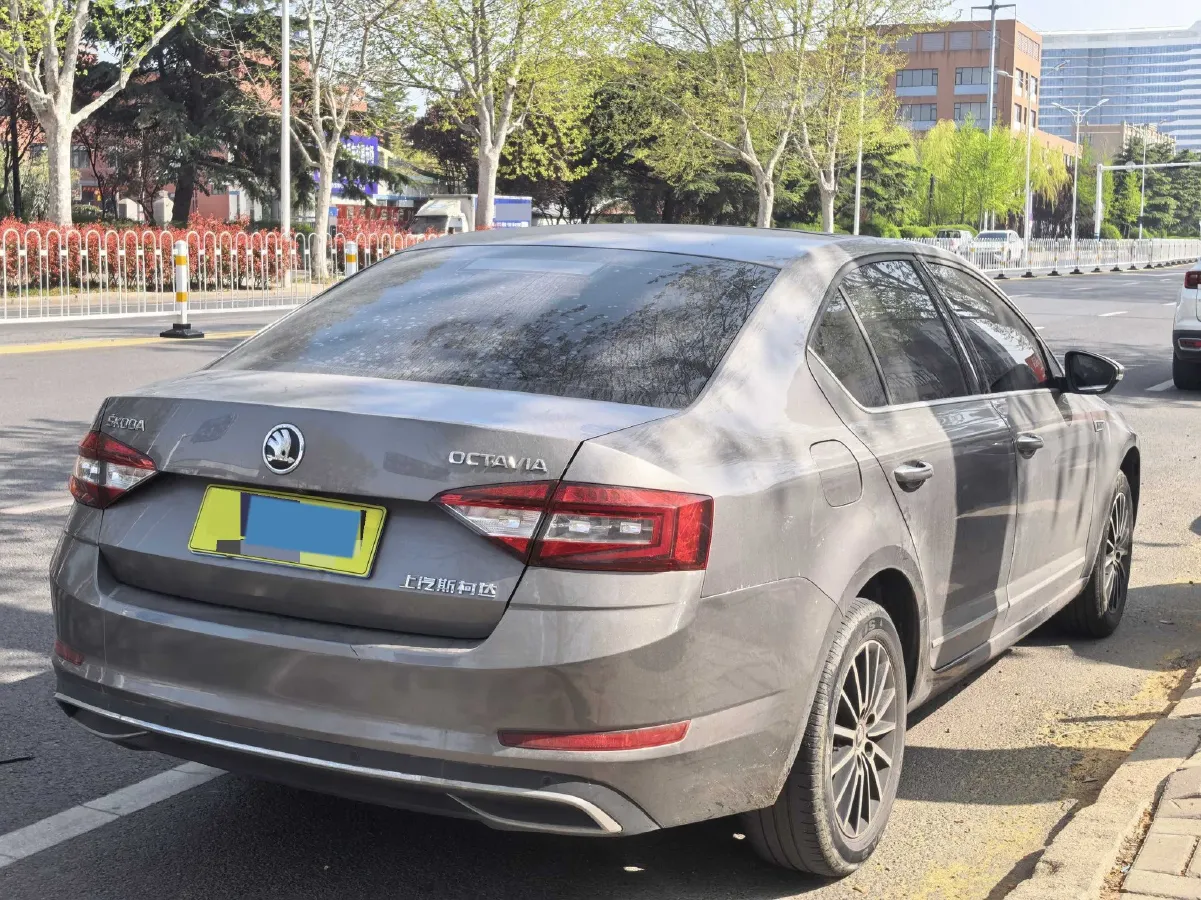 2019 Skoda Octavia 1.5L 116HP L4 6AT,autocango,china used car exporter,china ev exporter,chinese used car exporter,chinese used ev exporter