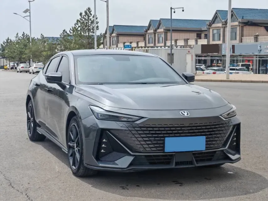 2022 ChangAn UNI-V 1.5T 188HP L4 7DCT,autocango,china used car exporter,china ev exporter,chinese used car exporter,chinese used ev exporter