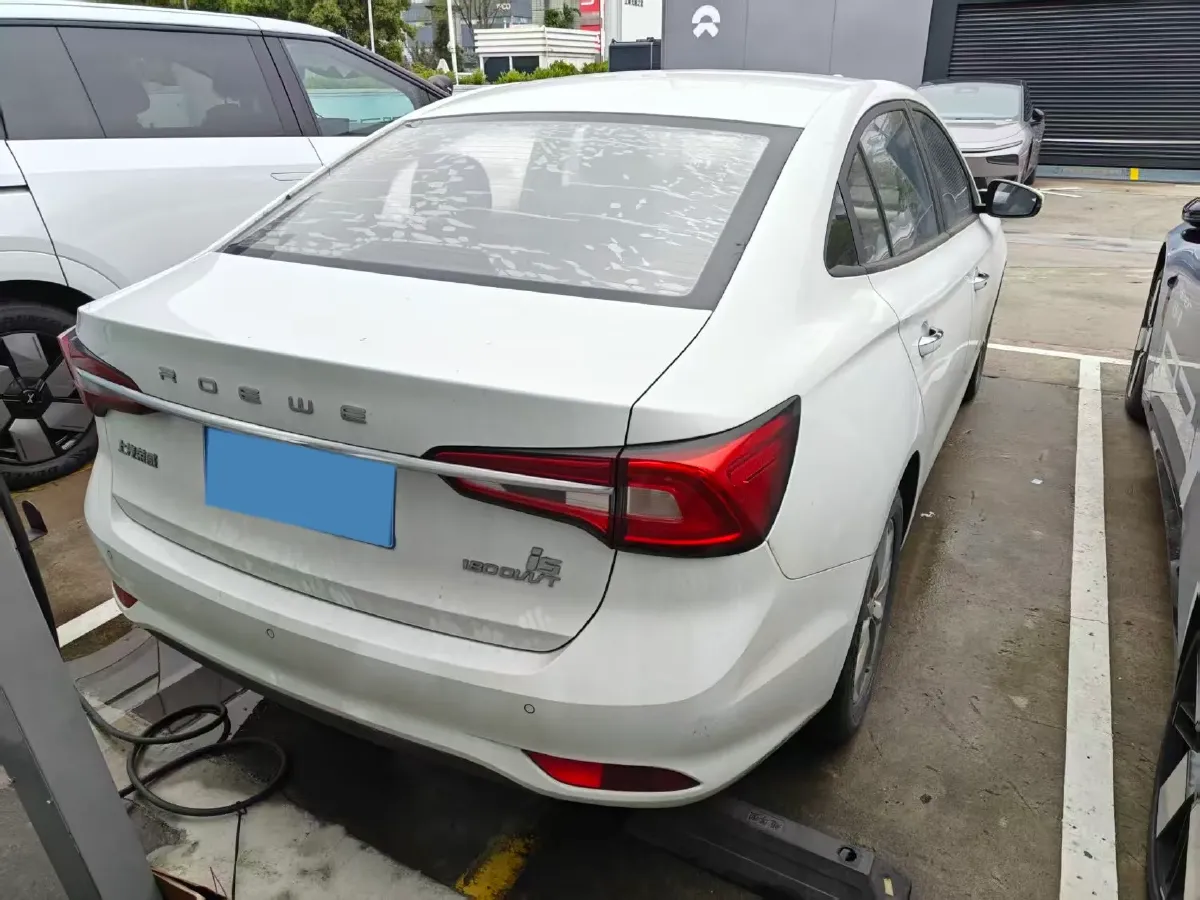 2020 Roewe i5 1.5L 120HP L4 CVT,autocango,china used car exporter,china ev exporter,chinese used car exporter,chinese used ev exporter