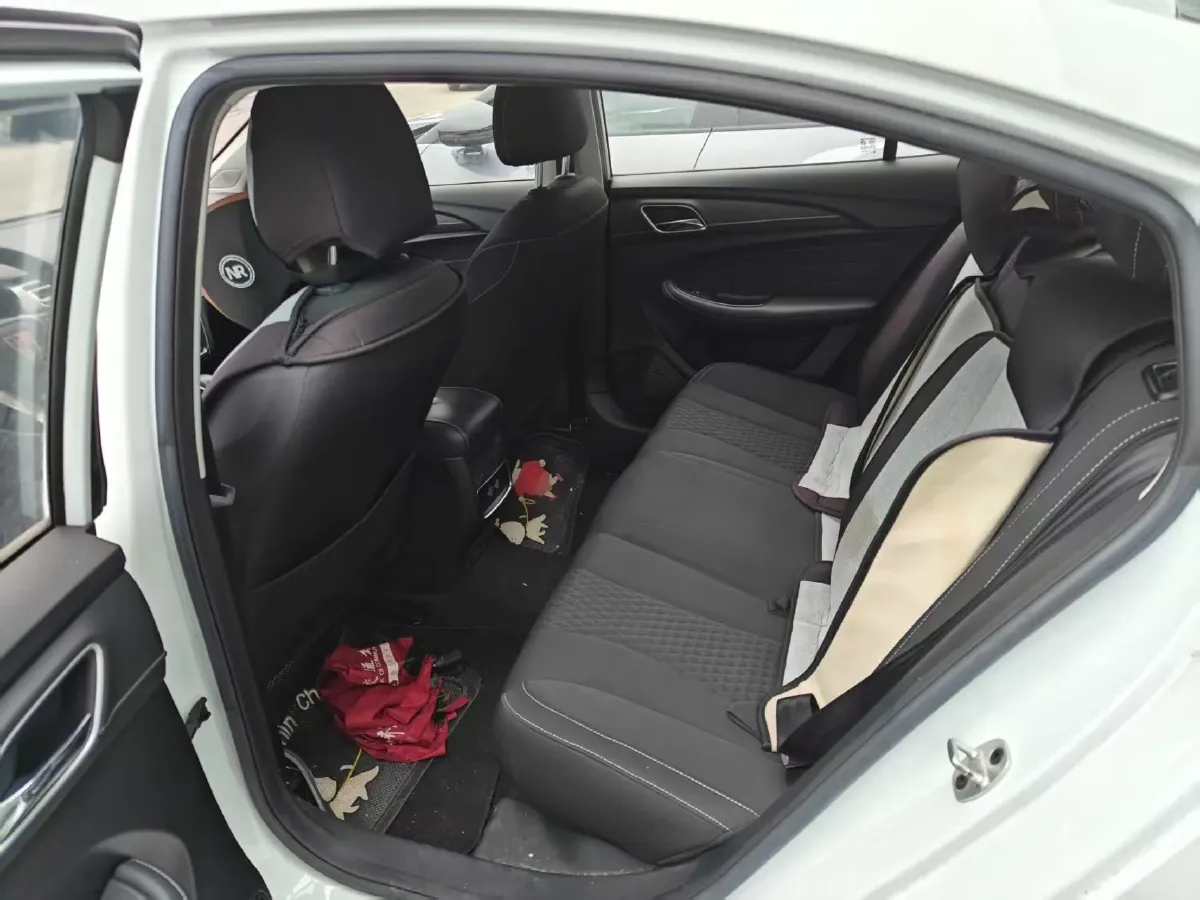 2020 Roewe i5 1.5L 120HP L4 CVT,autocango,china used car exporter,china ev exporter,chinese used car exporter,chinese used ev exporter