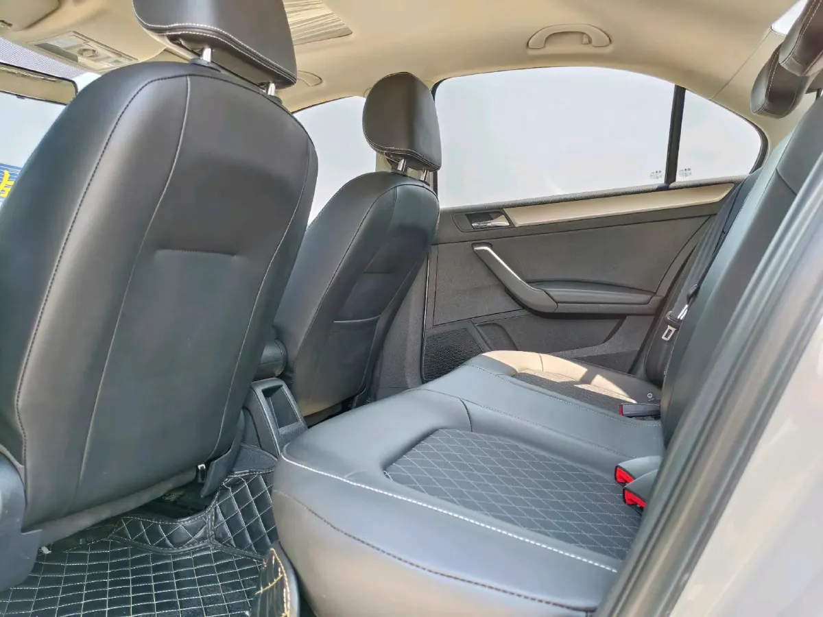 2019 SWM G01 1.5T 156HP L4 6AT,autocango,china used car exporter,china ev exporter,chinese used car exporter,chinese used ev exporter