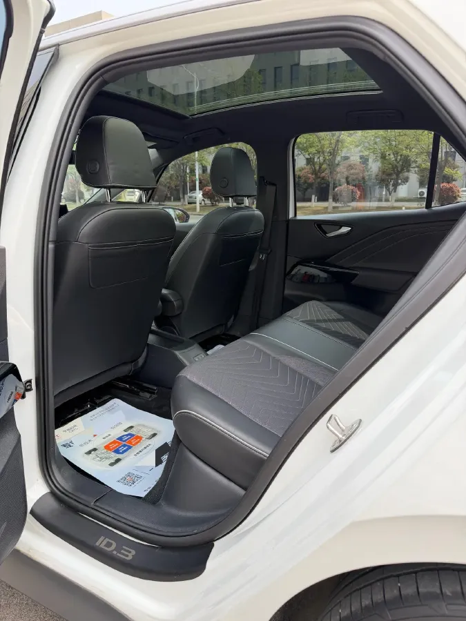 2024 Volkswagen ID.3 BEV 52.8KWH,autocango,china used car exporter,china ev exporter,chinese used car exporter,chinese used ev exporter