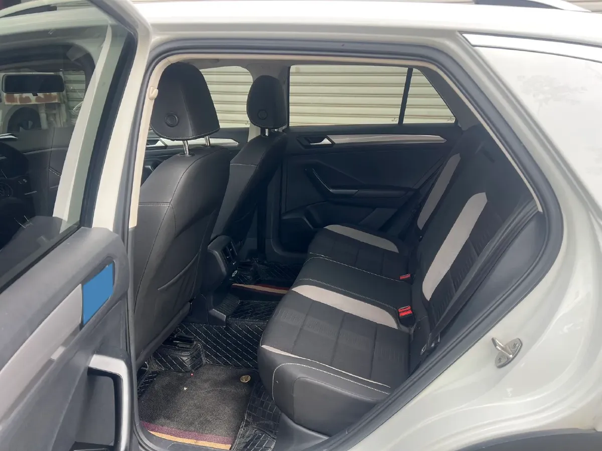 2021 Volkswagen T-Roc 1.4T 150HP L4 7DCT,autocango,china used car exporter,china ev exporter,chinese used car exporter,chinese used ev exporter
