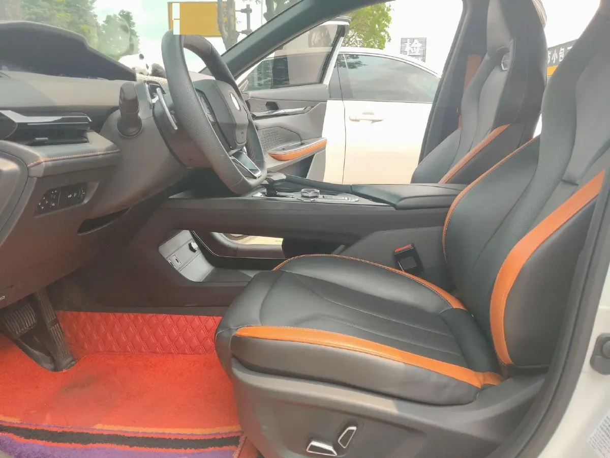 2023 ChangAn UNI-V 1.5T 188HP L4 7DCT,autocango,china used car exporter,china ev exporter,chinese used car exporter,chinese used ev exporter