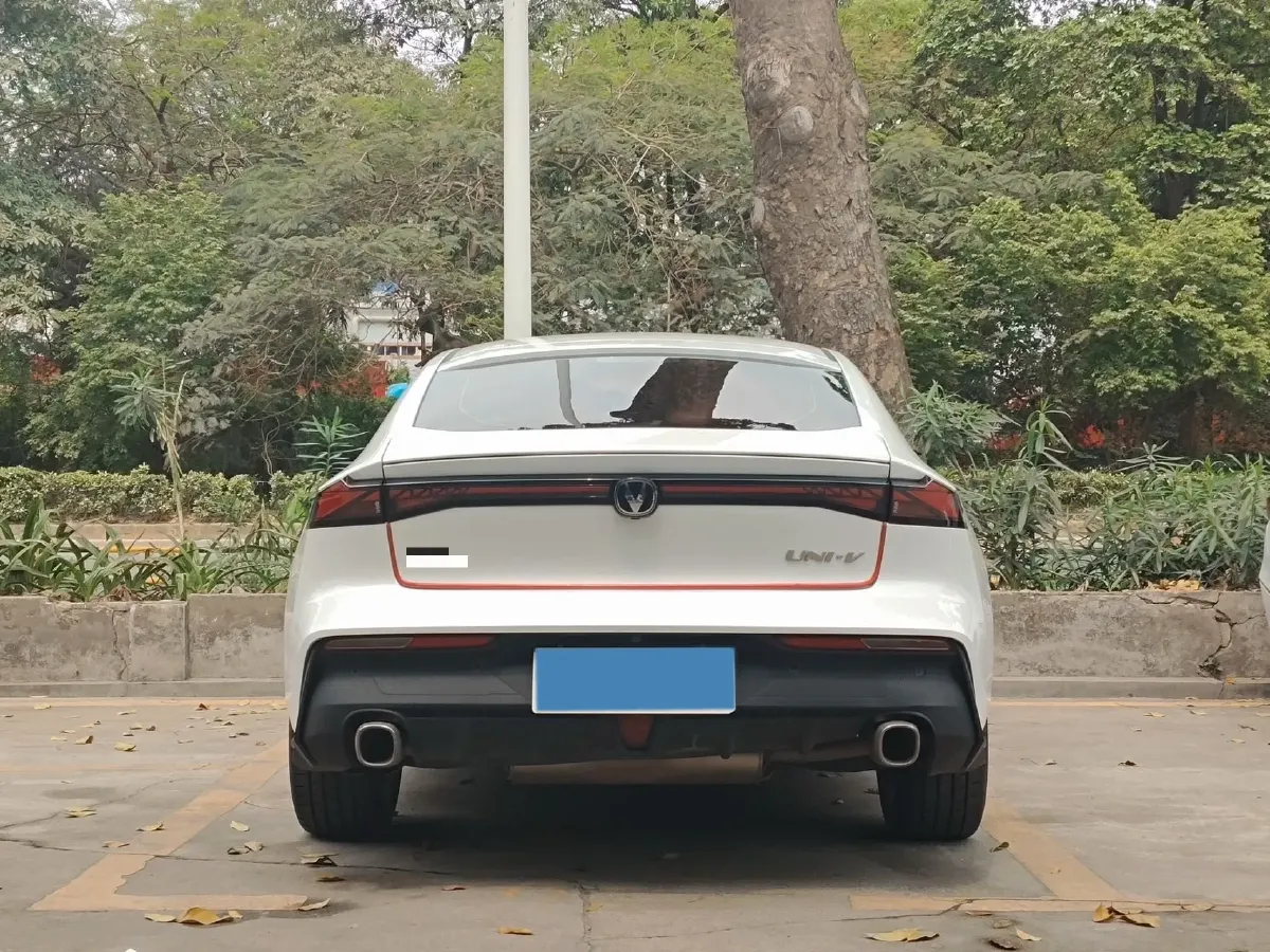 2023 ChangAn UNI-V 1.5T 188HP L4 7DCT,autocango,china used car exporter,china ev exporter,chinese used car exporter,chinese used ev exporter