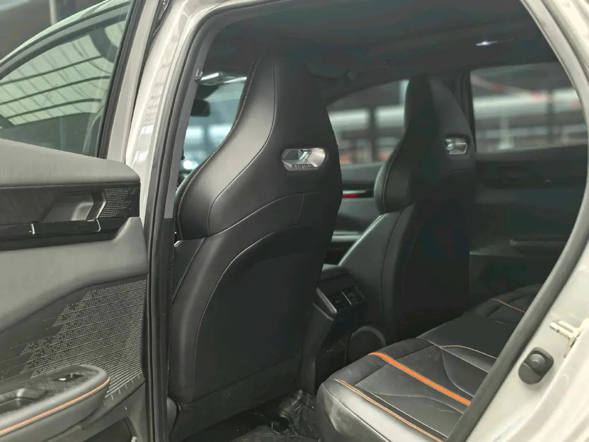 2024 ChangAn UNI-V 1.5T 188HP L4 7DCT,autocango,china used car exporter,china ev exporter,chinese used car exporter,chinese used ev exporter