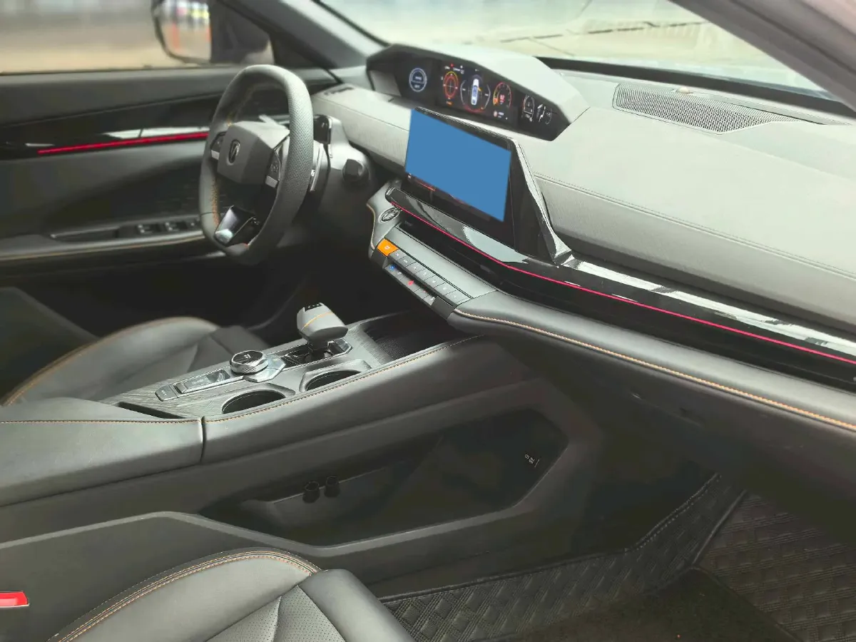 2024 ChangAn UNI-V 1.5T 188HP L4 7DCT,autocango,china used car exporter,china ev exporter,chinese used car exporter,chinese used ev exporter