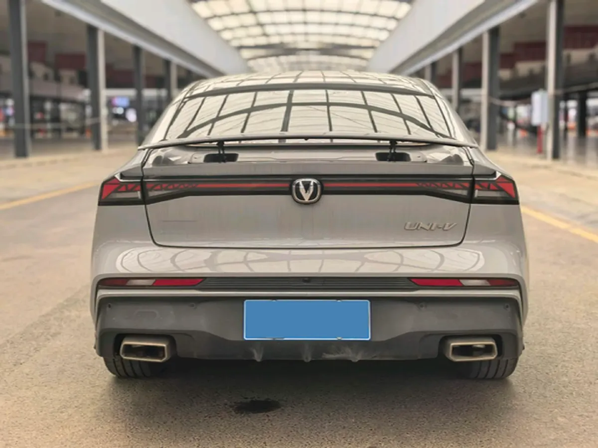 2024 ChangAn UNI-V 1.5T 188HP L4 7DCT,autocango,china used car exporter,china ev exporter,chinese used car exporter,chinese used ev exporter