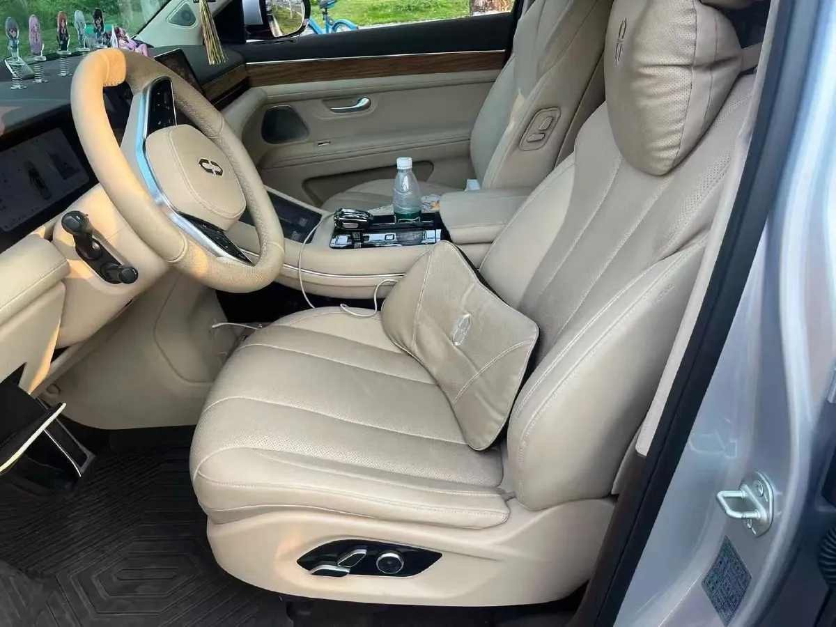 2022 Volvo S60 2.0T 197HP L4 8AT,autocango,china used car exporter,china ev exporter,chinese used car exporter,chinese used ev exporter