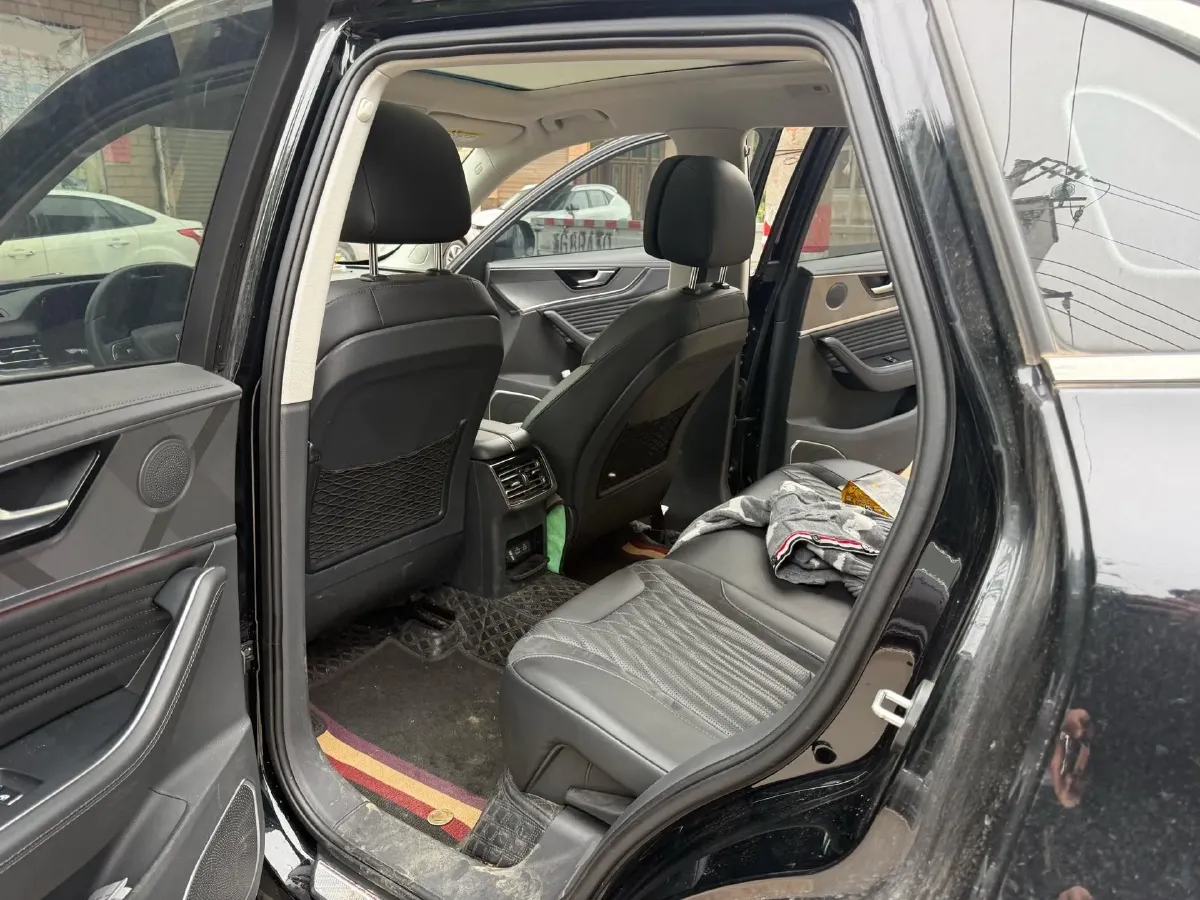 2023 HongQi HS5 2.0T 252HP L4 8AT,autocango,china used car exporter,china ev exporter,chinese used car exporter,chinese used ev exporter