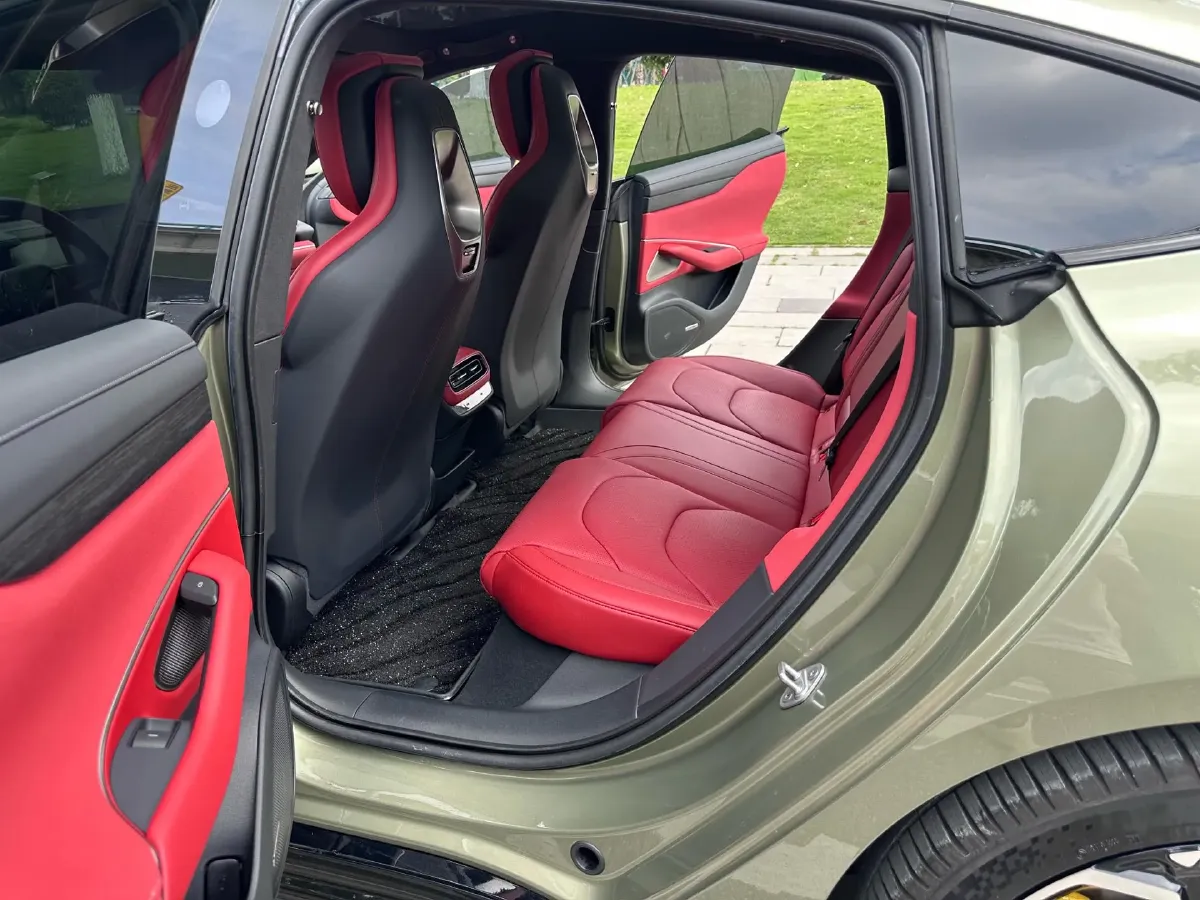 2024 MI SU7 BEV 101KWH,autocango,china used car exporter,china ev exporter,chinese used car exporter,chinese used ev exporter