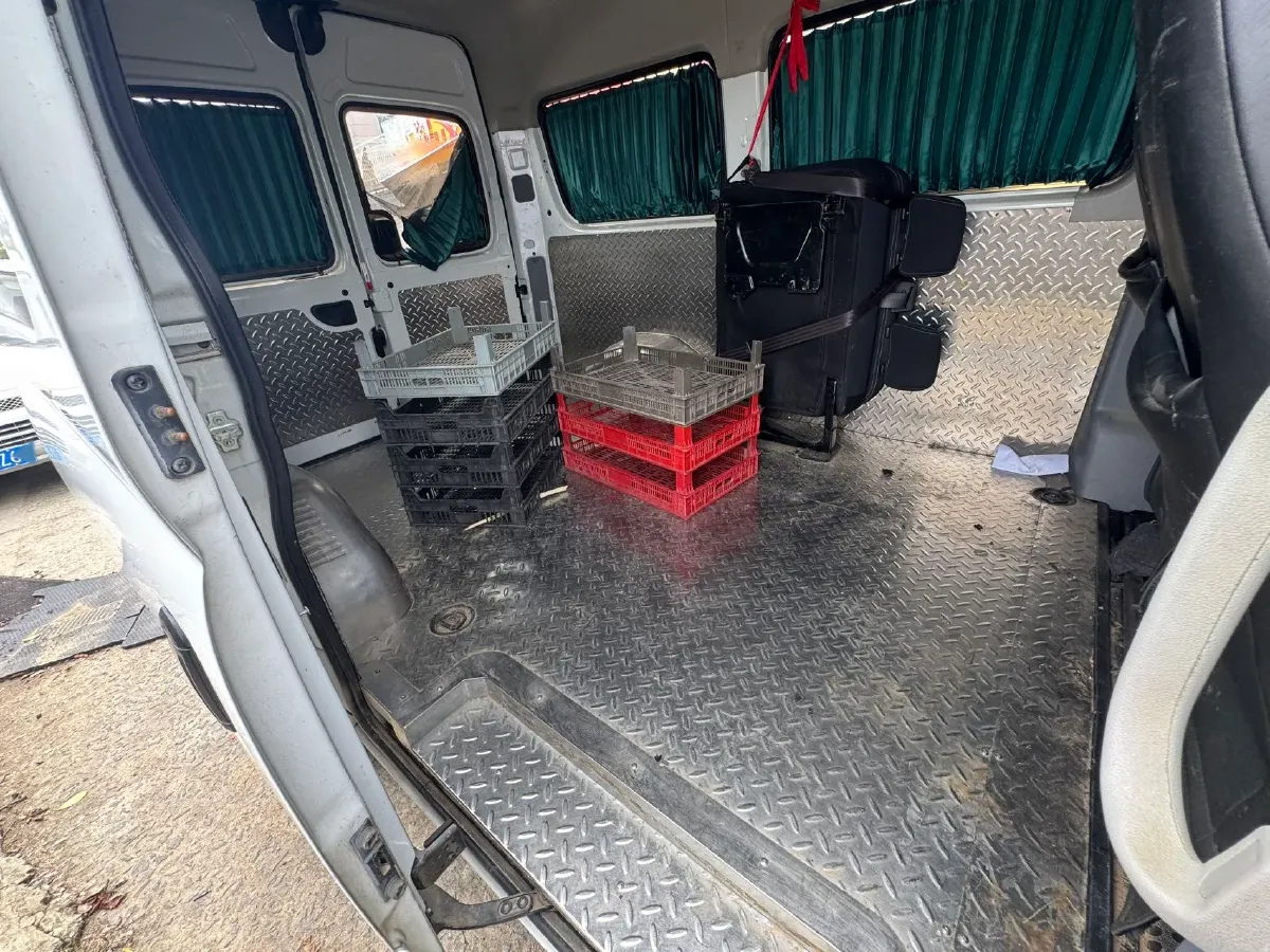 2020 MAXUS XinTu V80 2.5T 136HP L4 6MT,autocango,china used car exporter,china ev exporter,chinese used car exporter,chinese used ev exporter