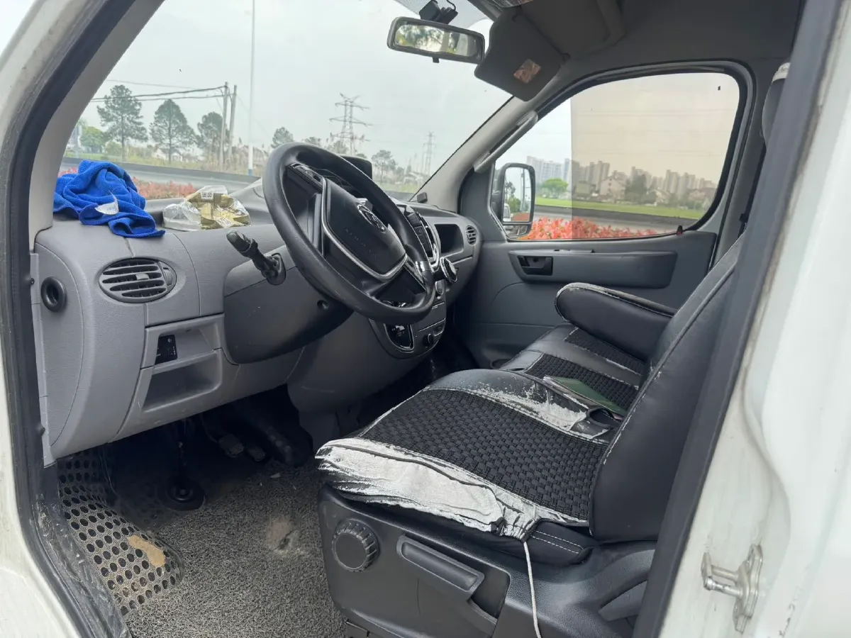 2020 MAXUS XinTu V80 2.5T 136HP L4 6MT,autocango,china used car exporter,china ev exporter,chinese used car exporter,chinese used ev exporter