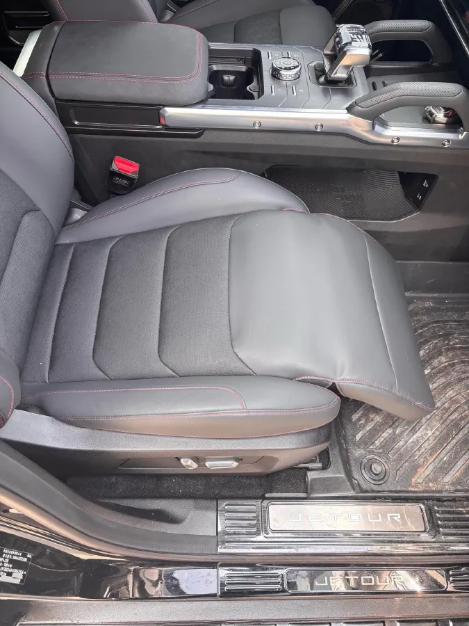 2023 Jetour Traveller 2.0T 254HP L4 8AT,autocango,china used car exporter,china ev exporter,chinese used car exporter,chinese used ev exporter