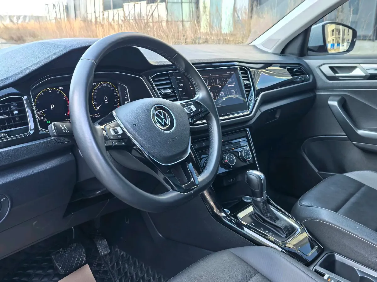 2021 Volkswagen T-Roc 1.4T 150HP L4 7DCT,autocango,china used car exporter,china ev exporter,chinese used car exporter,chinese used ev exporter