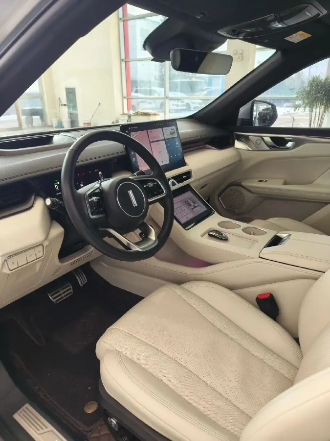 2023 WEY Mocha 1.5T 156HP L4 2DHT PHEV 34KWH,autocango,china used car exporter,china ev exporter,chinese used car exporter,chinese used ev exporter