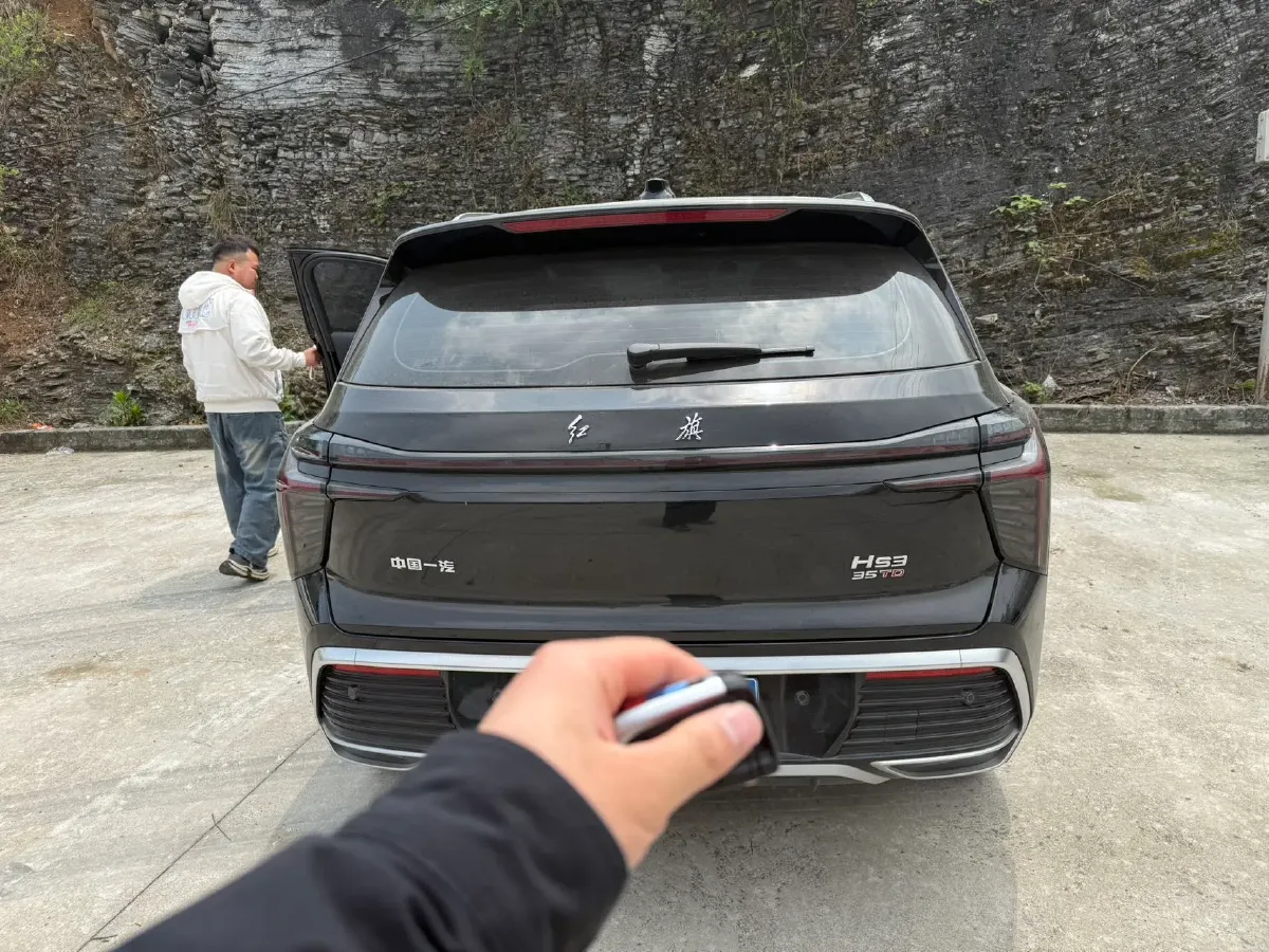 2024 HongQi HS3 1.5T 169HP L4 7DCT,autocango,china used car exporter,china ev exporter,chinese used car exporter,chinese used ev exporter