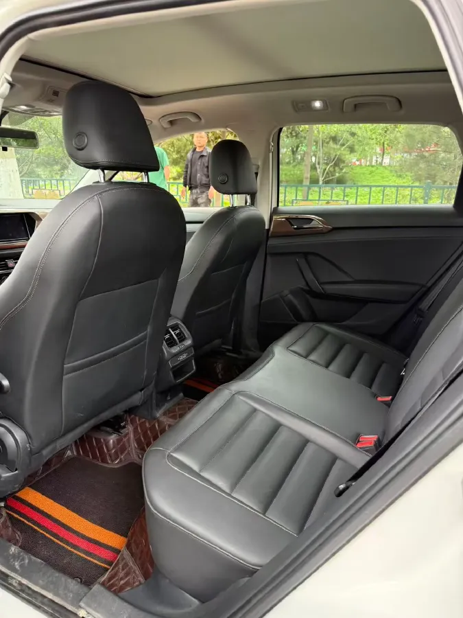 2019 MINI MINI 1.5T 102HP L3 7DCT,autocango,china used car exporter,china ev exporter,chinese used car exporter,chinese used ev exporter