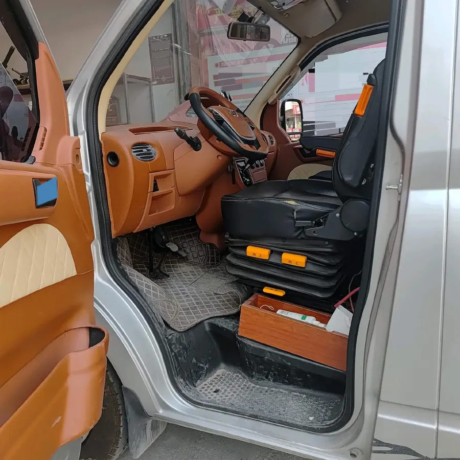 2018 MAXUS XinTu V80 2.5T 136HP L4 6MT,autocango,china used car exporter,china ev exporter,chinese used car exporter,chinese used ev exporter