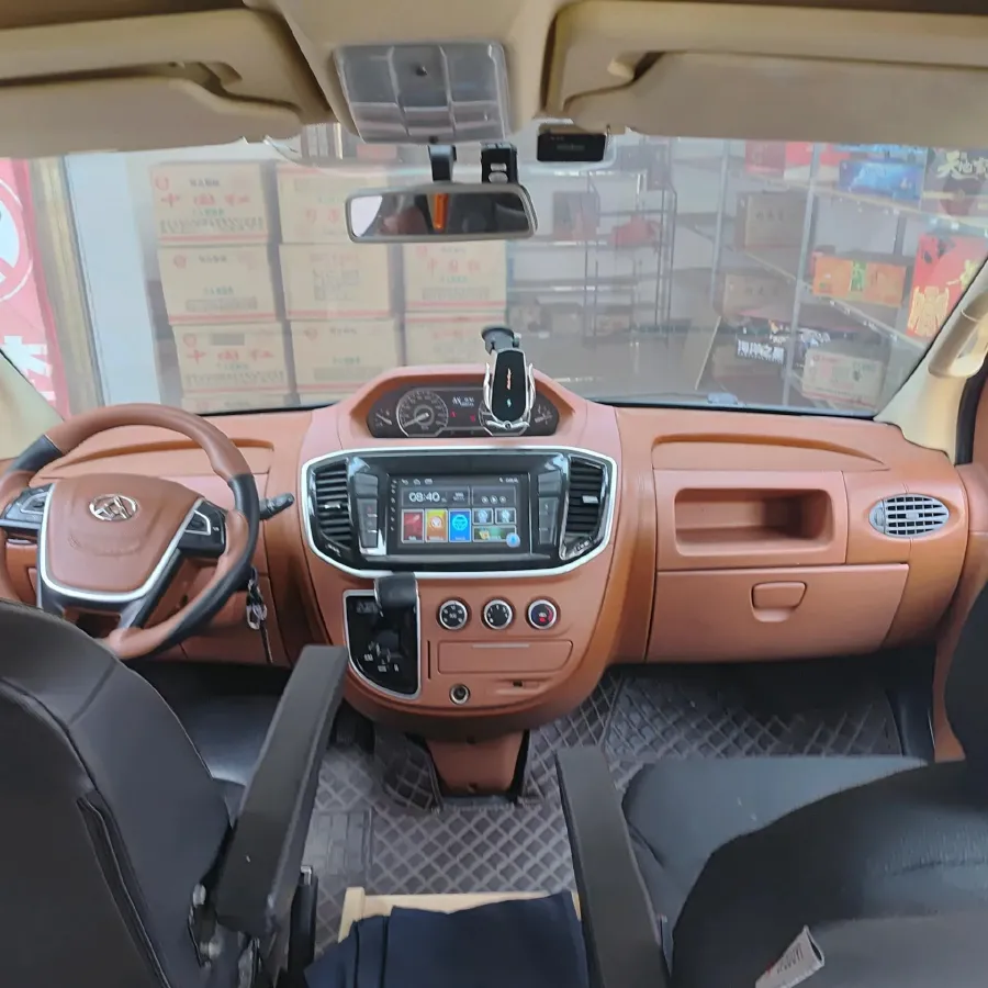 2018 MAXUS XinTu V80 2.5T 136HP L4 6MT,autocango,china used car exporter,china ev exporter,chinese used car exporter,chinese used ev exporter