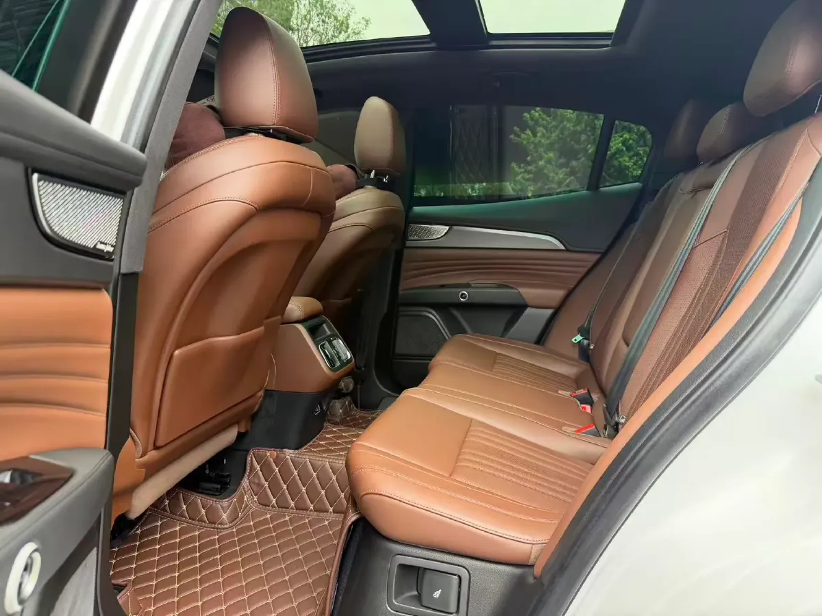 2023 Maserati Grecale 2.0T 300HP L4 8AT,autocango,china used car exporter,china ev exporter,chinese used car exporter,chinese used ev exporter