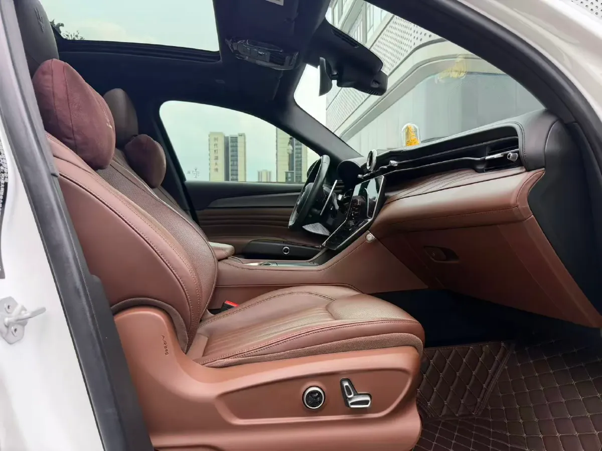 2023 Maserati Grecale 2.0T 300HP L4 8AT,autocango,china used car exporter,china ev exporter,chinese used car exporter,chinese used ev exporter