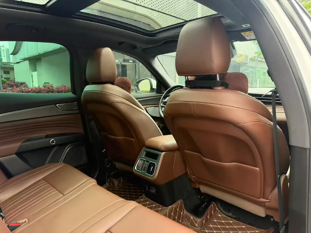 2023 Maserati Grecale 2.0T 300HP L4 8AT,autocango,china used car exporter,china ev exporter,chinese used car exporter,chinese used ev exporter