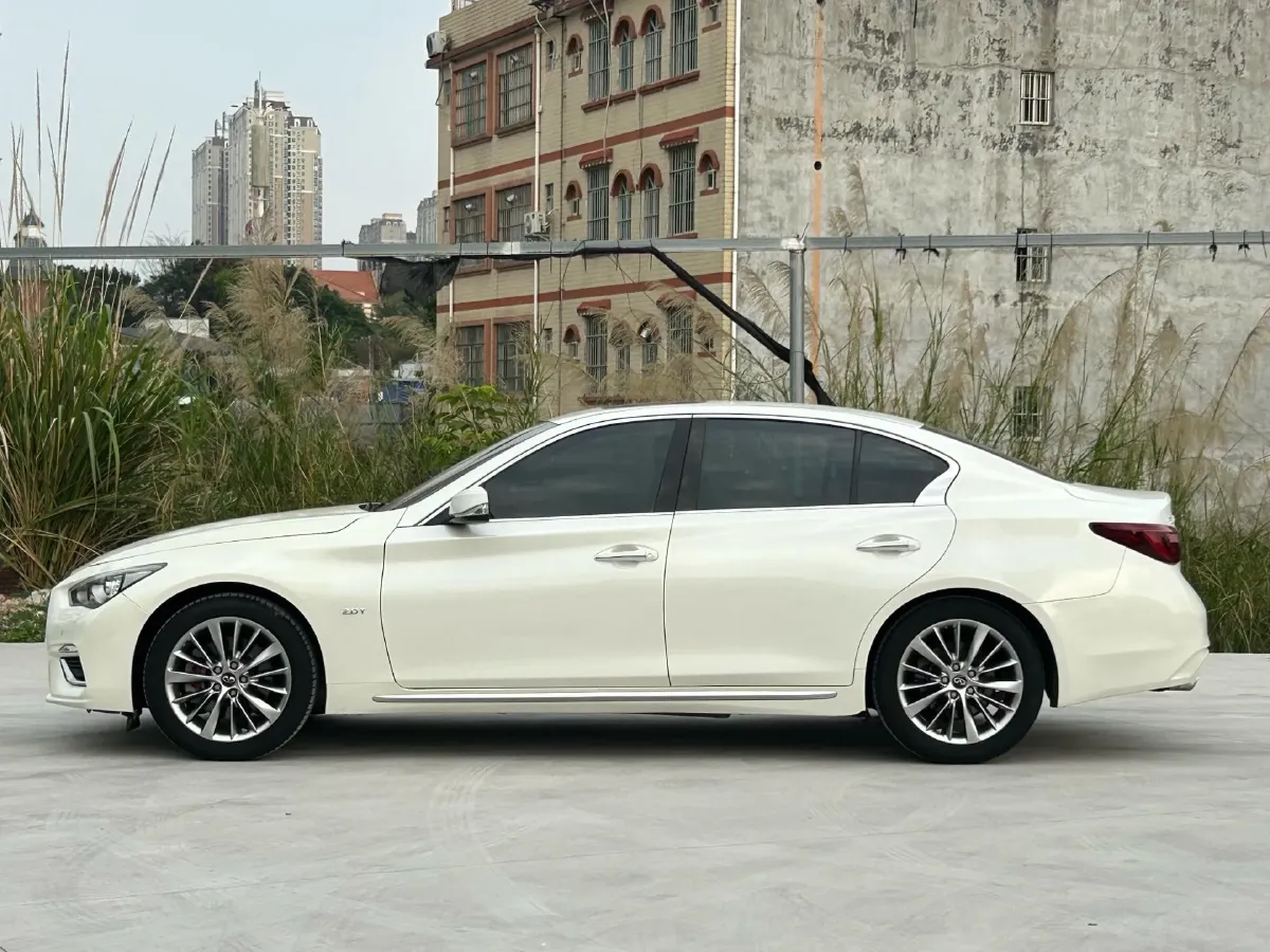 2018 Jeep Grand Commander 2.0T 265HP L4 9AT,autocango,china used car exporter,china ev exporter,chinese used car exporter,chinese used ev exporter