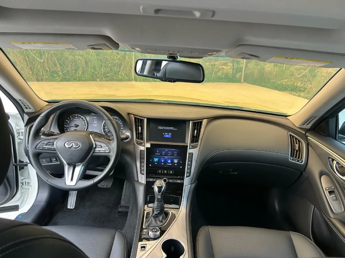 2018 Jeep Grand Commander 2.0T 265HP L4 9AT,autocango,china used car exporter,china ev exporter,chinese used car exporter,chinese used ev exporter