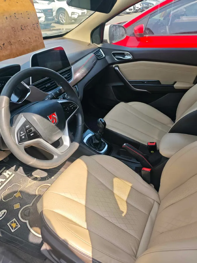 2017 BaoJun 310W 1.5L 112HP L4 6MT,autocango,china used car exporter,china ev exporter,chinese used car exporter,chinese used ev exporter